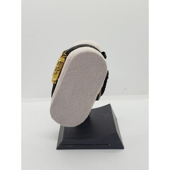 Bill Blass women's watch, 300-2Y51. Blue square face with gold accents - Picture 3 of 9